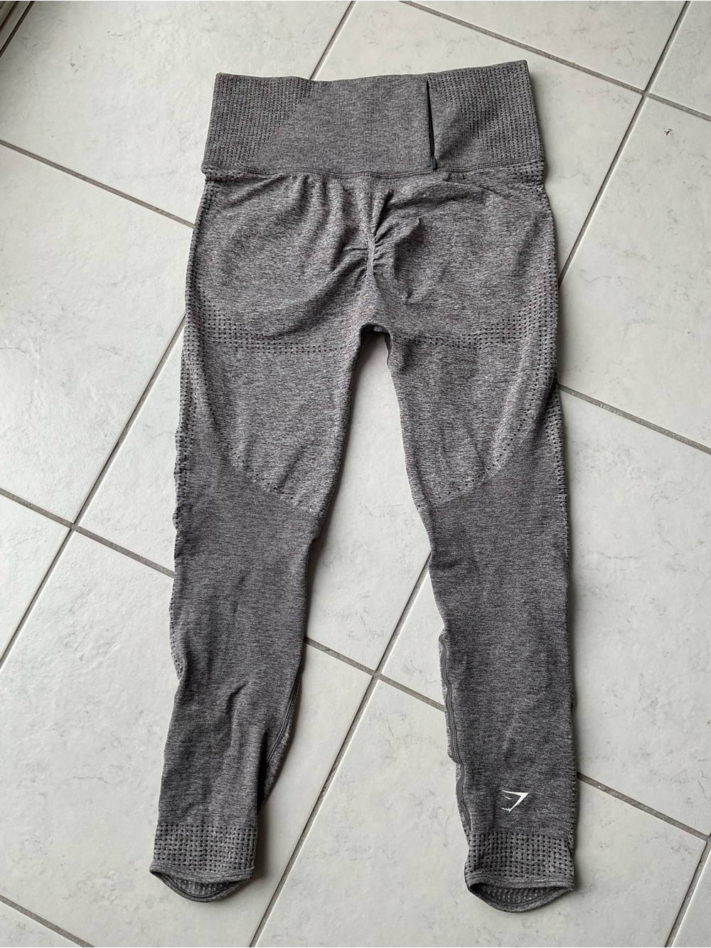 Gymshark Women's High-Waist Grey Seamless Leggings with hidden Pocket